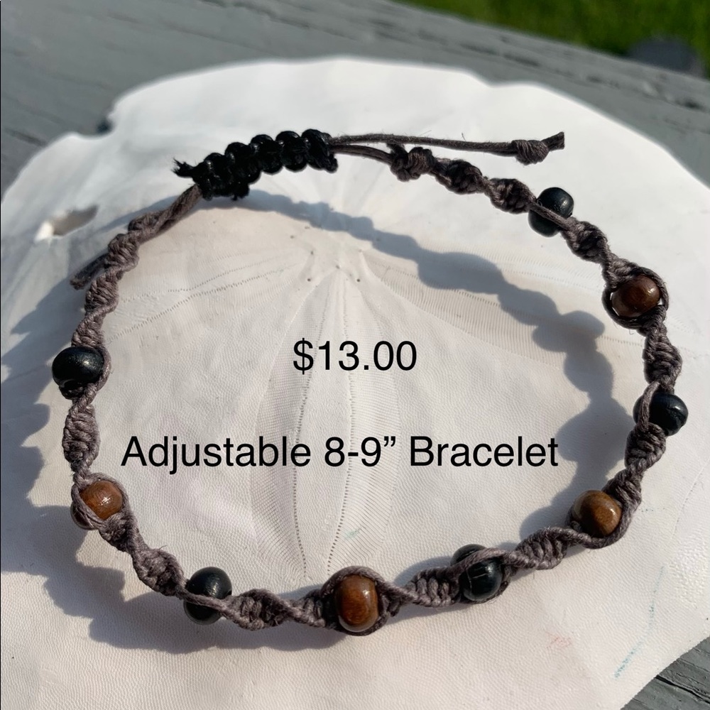 Adjustable hemp bracelet